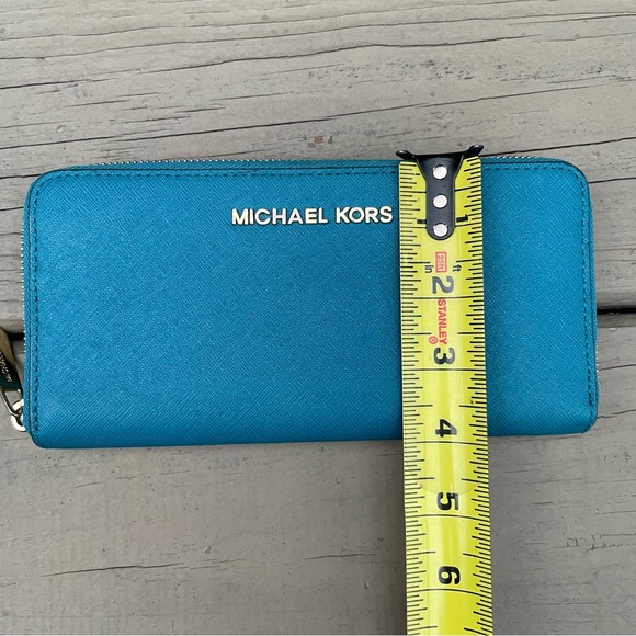 Michael Kors Blue Saffiano Leather Jet Set Zip Around Wallet - Picture 15 of 15